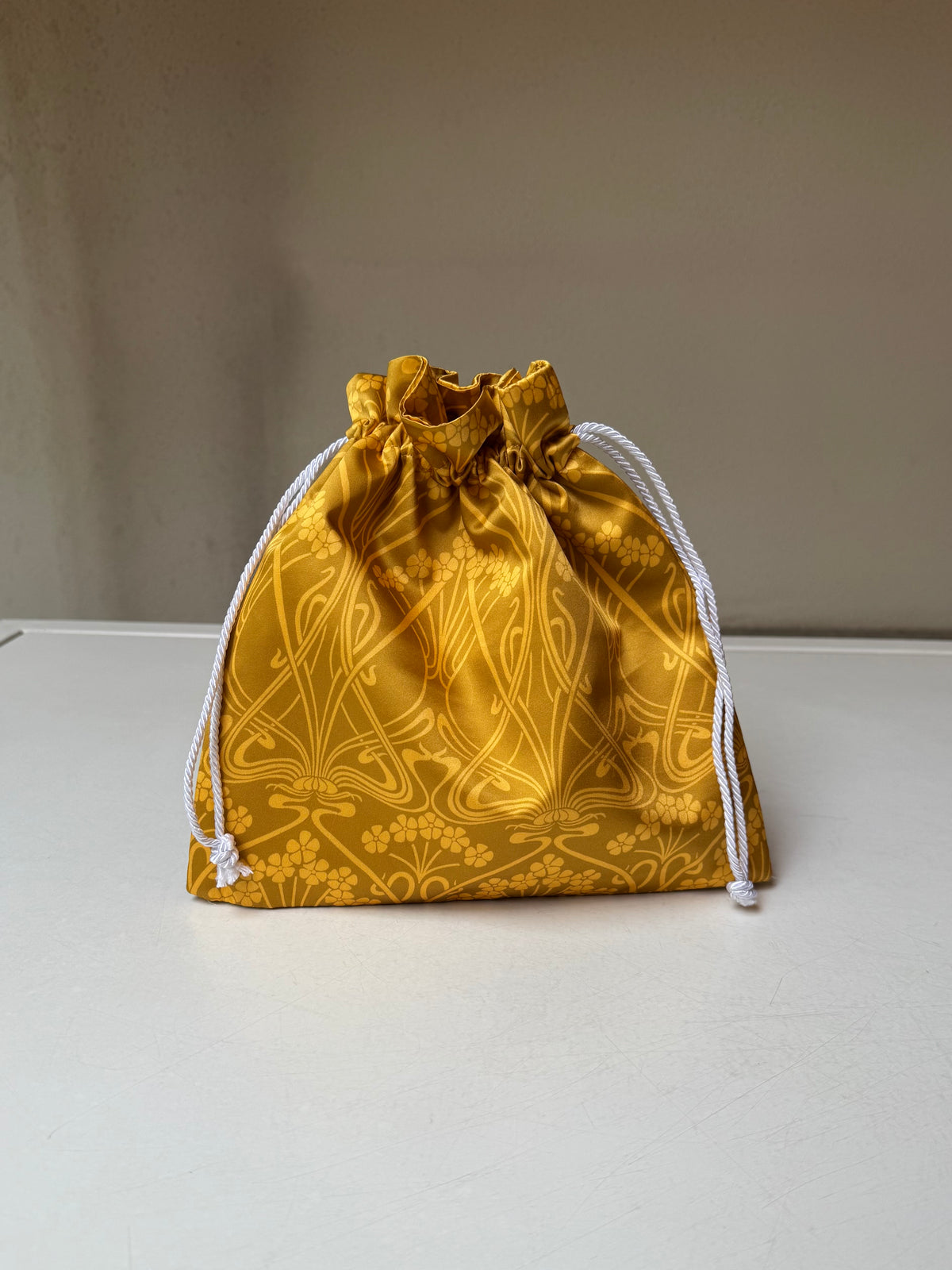 Pouch Leone
