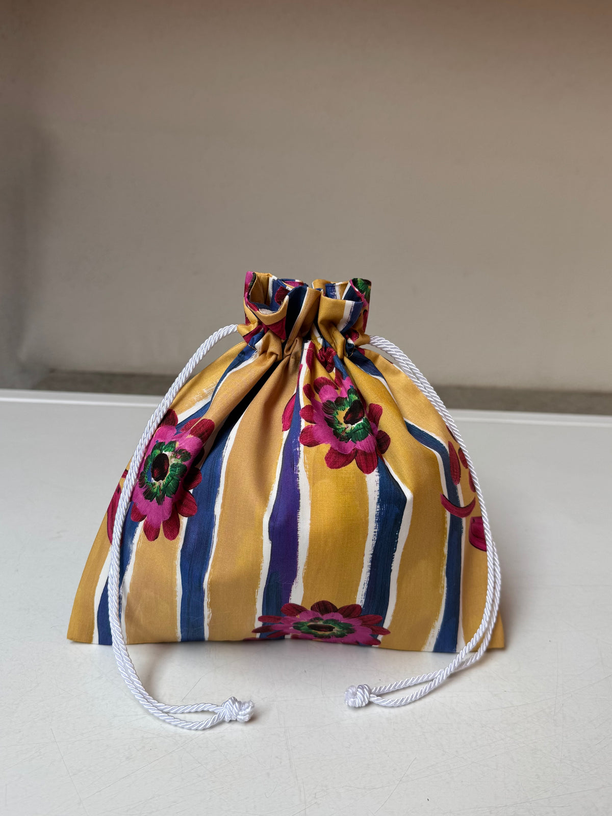 Pouch Nina